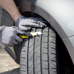 Kit reparación pinchazos  XLPT + compresor